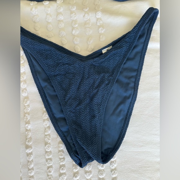 Abercrombie bikini - Picture 3 of 7